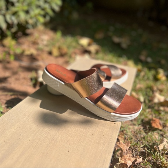 🆕. MIA Metallic Bronze Slide Sandals. 10 - Picture 1 of 5